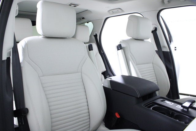 2025 Land Rover Discovery Dynamic SE