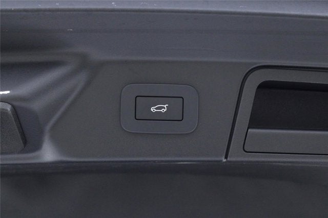 2026 Land Rover Range Rover Velar Dynamic SE