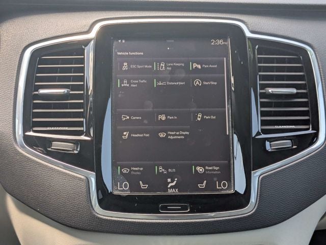 2016 Volvo XC90 T6 Momentum