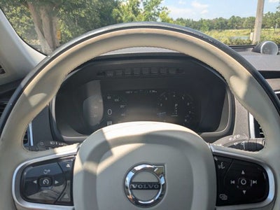 2016 Volvo XC90 T6 Momentum