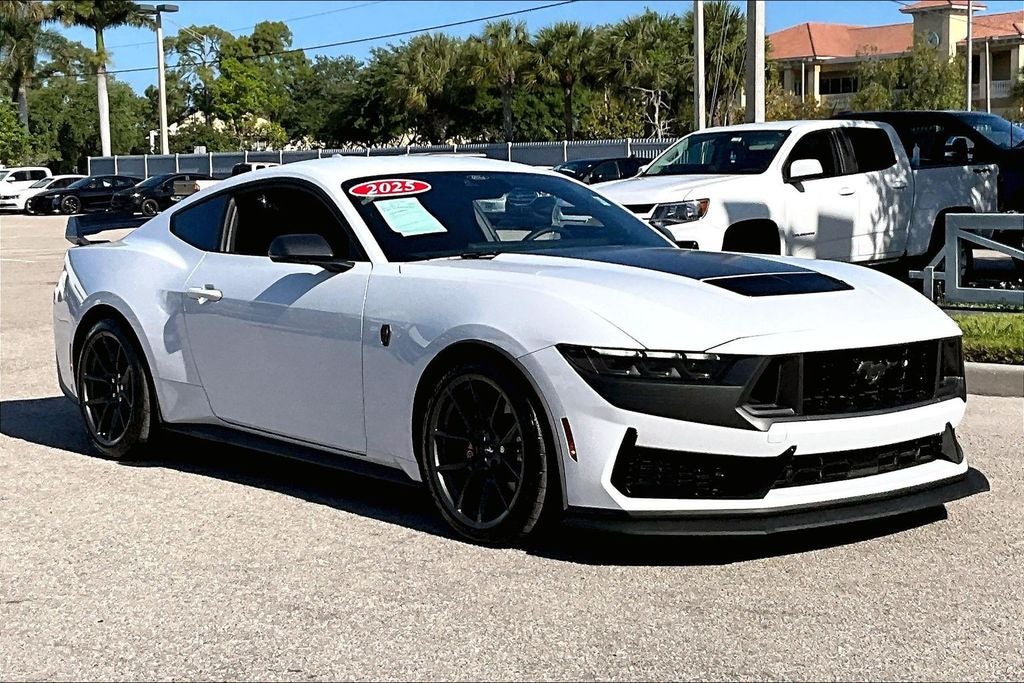 2025 Ford Mustang Dark Horse