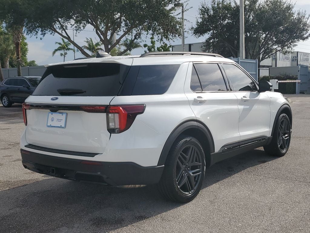 2025 Ford Explorer ST-Line