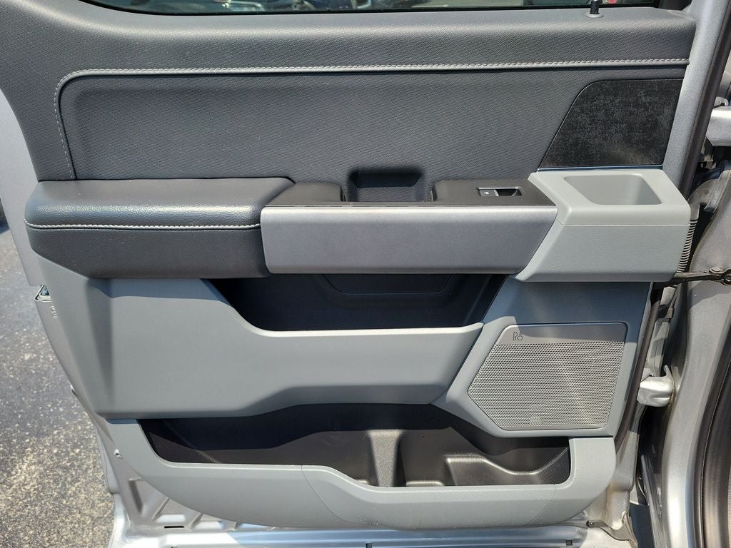 2024 Ford F-150 Lightning Flash