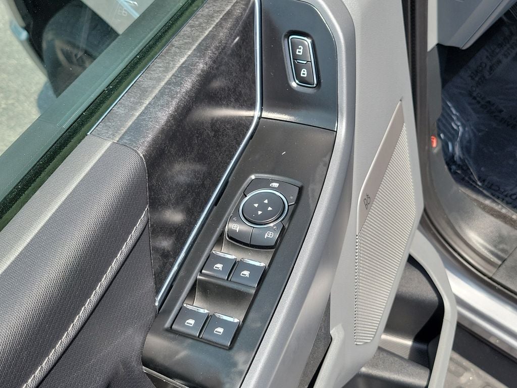 2024 Ford F-150 Lightning Flash