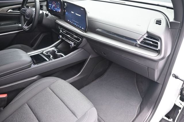 2024 Chevrolet Traverse LS
