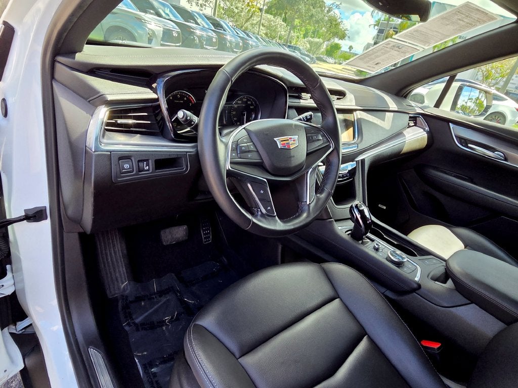 2022 Cadillac XT5 Luxury