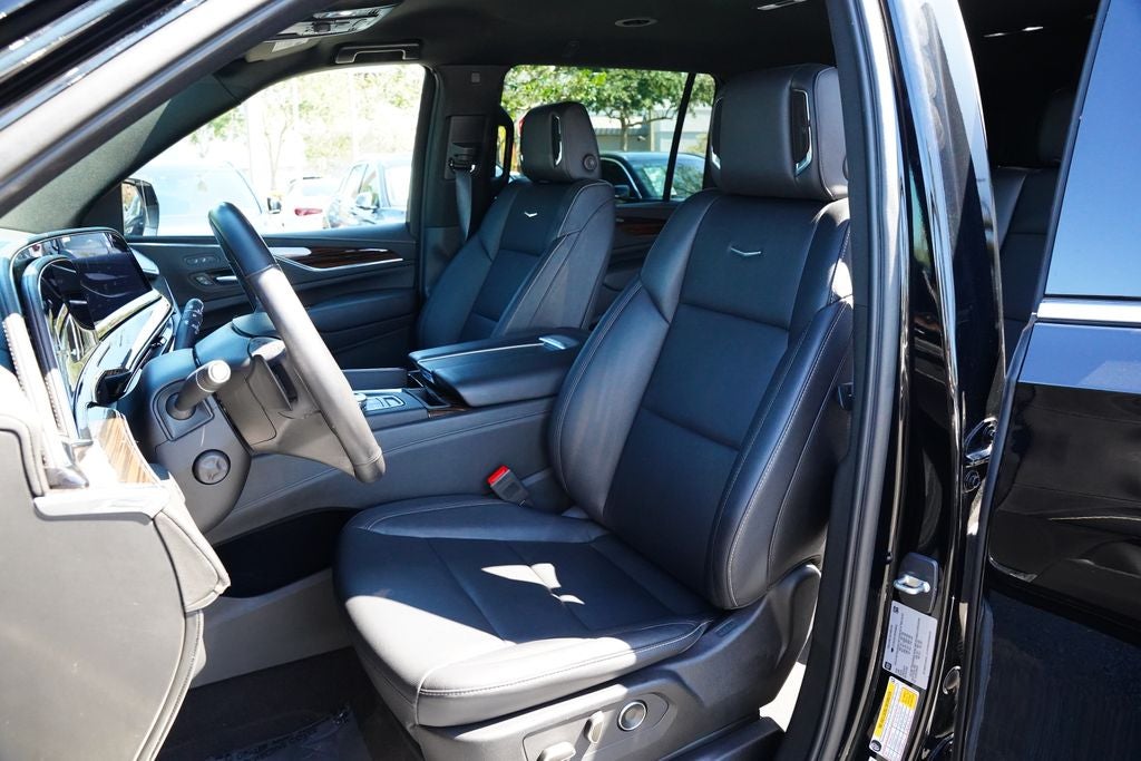 2023 Cadillac Escalade ESV Luxury Diesel