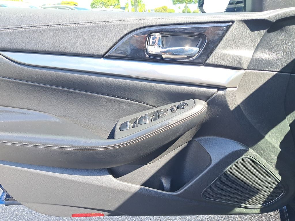 2022 Nissan Maxima SV