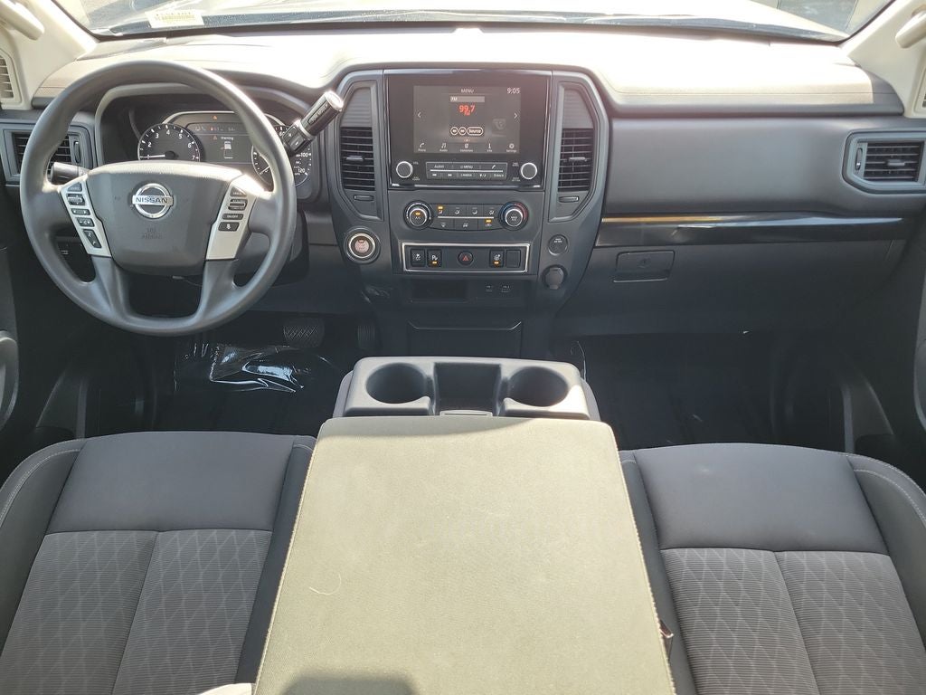 2022 Nissan Titan SV