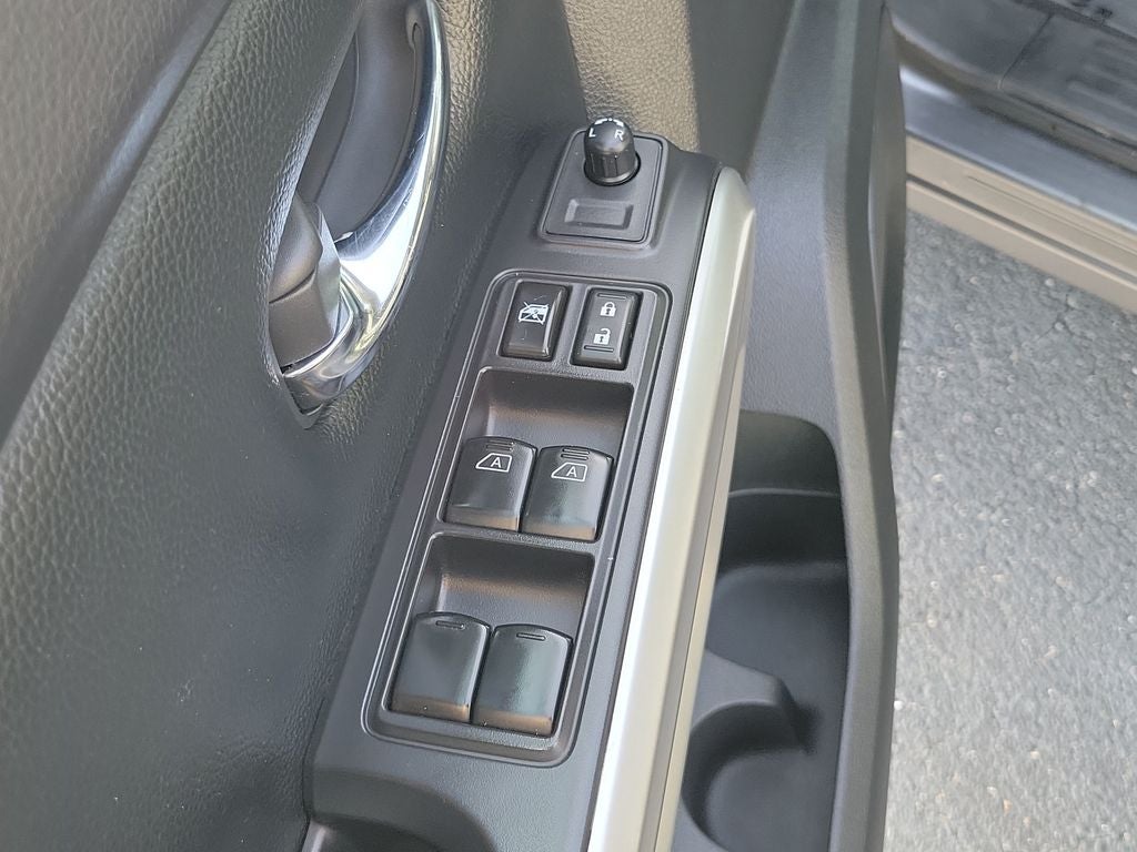 2022 Nissan Titan SV
