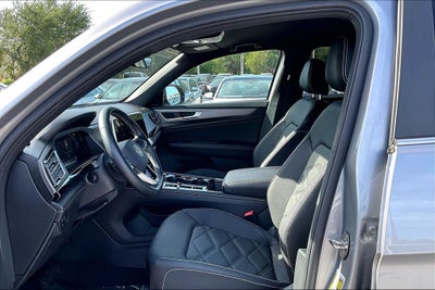 2025 Volkswagen Atlas Cross Sport 2.0T SE w/Technology