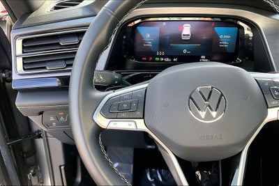 2025 Volkswagen Atlas Cross Sport 2.0T SE w/Technology