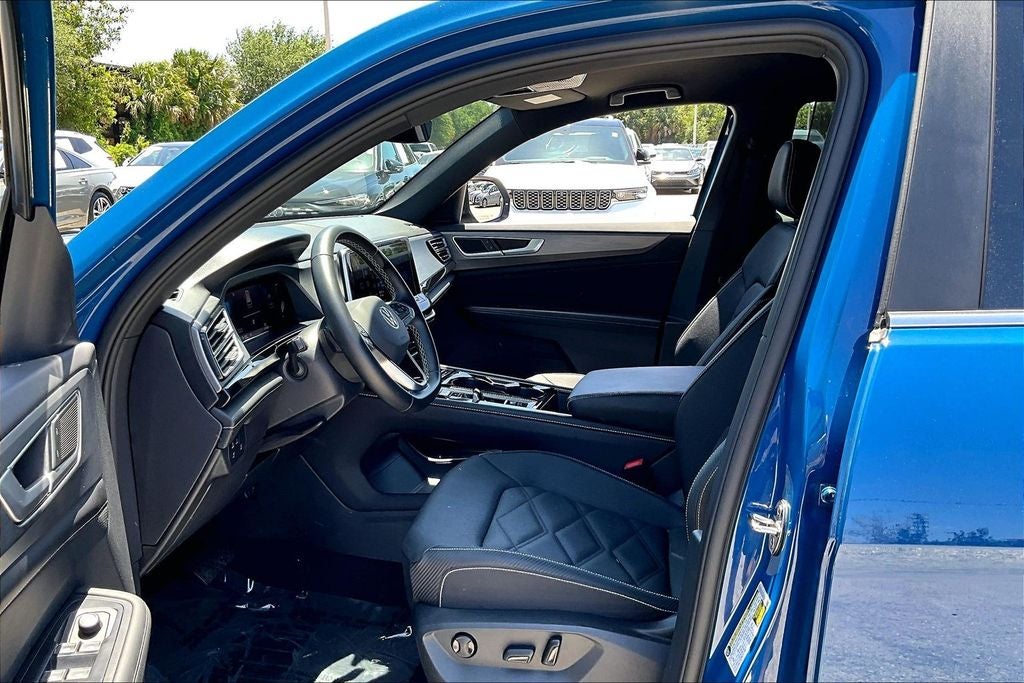 2025 Volkswagen Atlas Cross Sport 2.0T SE w/Technology