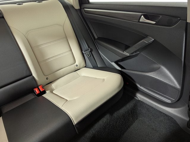 2020 Volkswagen Passat 2.0T R-Line Auto