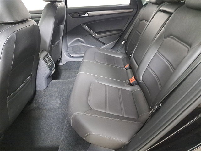 2022 Volkswagen Passat 2.0T R-Line