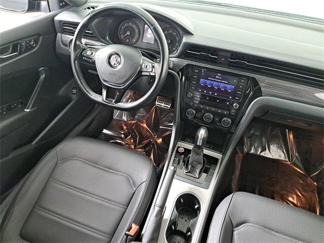 2022 Volkswagen Passat 2.0T R-Line