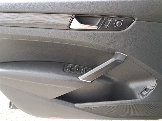 2022 Volkswagen Passat 2.0T R-Line