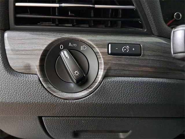 2022 Volkswagen Passat 2.0T R-Line