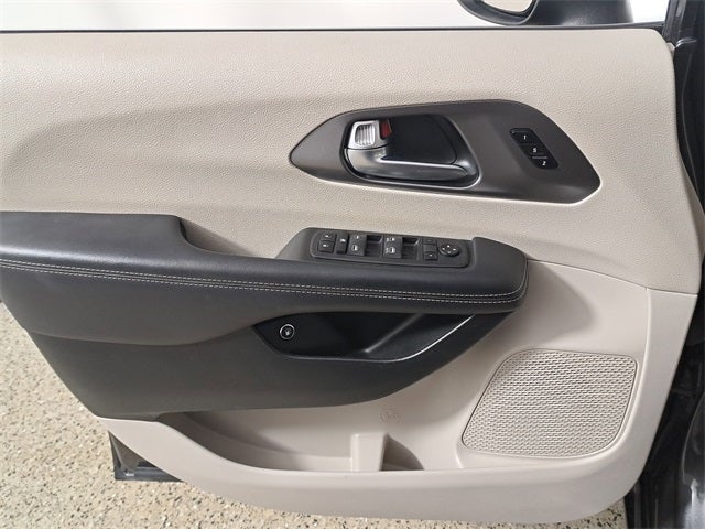 2023 Chrysler Pacifica Hybrid Touring L