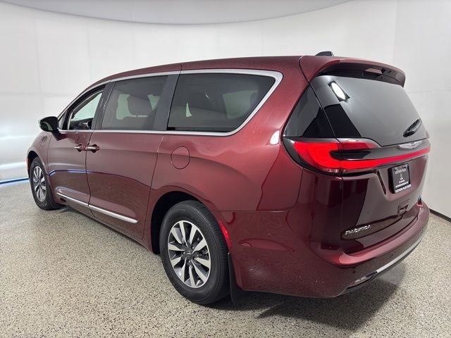 2023 Chrysler Pacifica Hybrid Limited