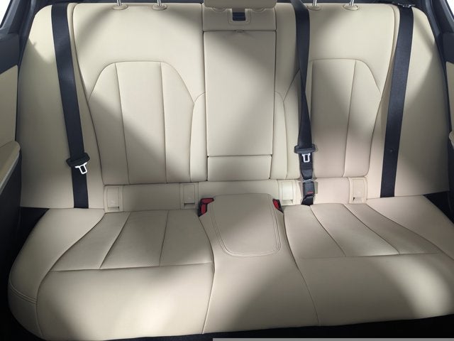 2025 BMW 3 Series 330i Sedan