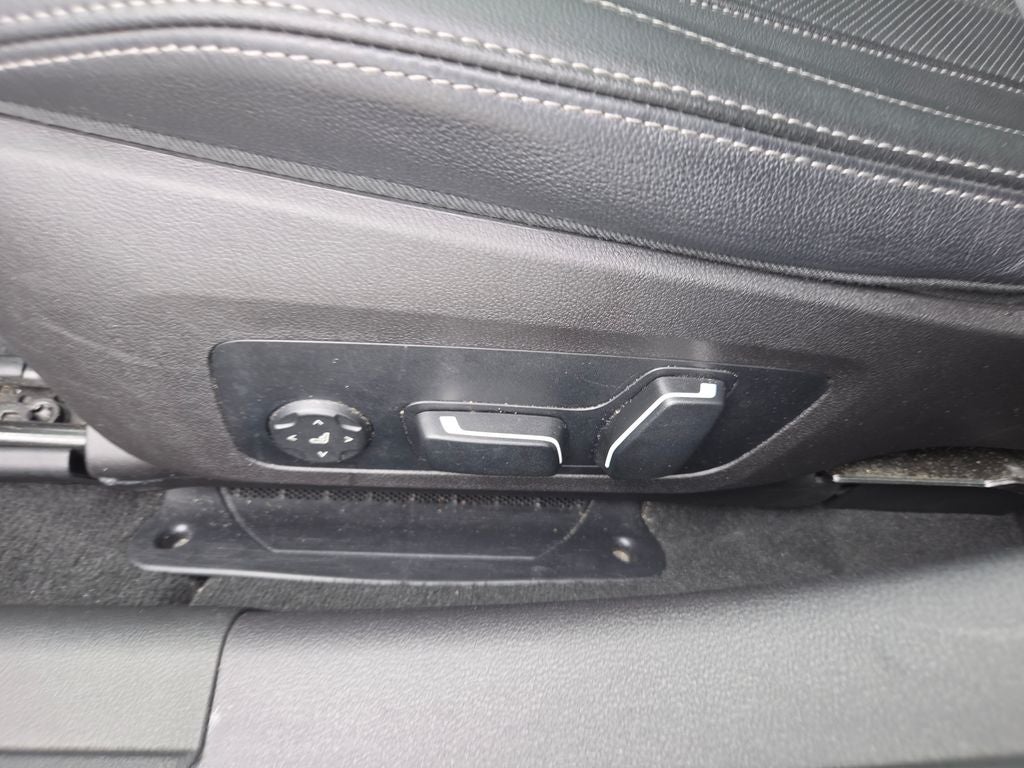 2025 BMW 3 Series 330i