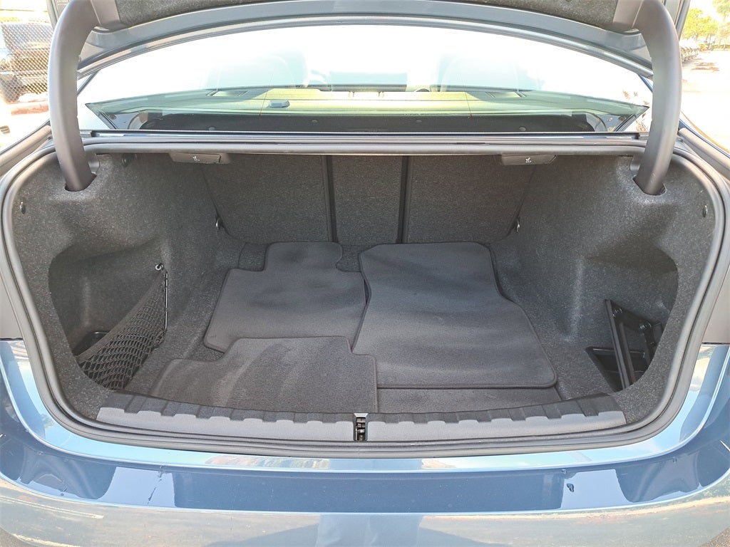 2025 BMW 3 Series 330i