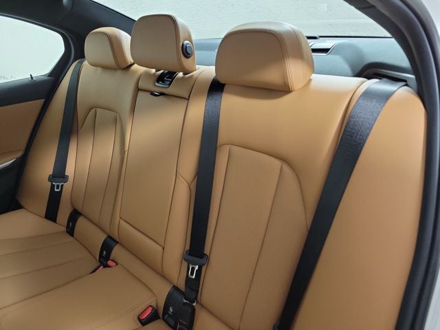 2024 BMW 3 Series 330i xDrive