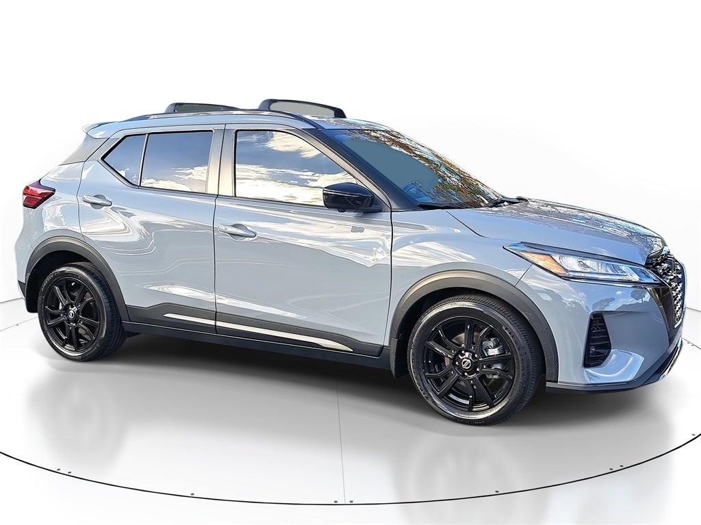 2021 Nissan Kicks SR