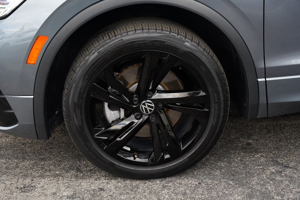 2024 Volkswagen Tiguan 2.0T SE R-Line Black