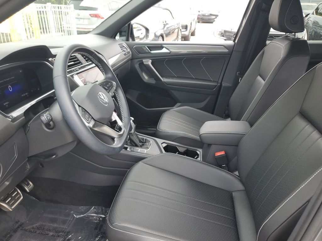 2023 Volkswagen Tiguan 2.0T SE R-Line Black
