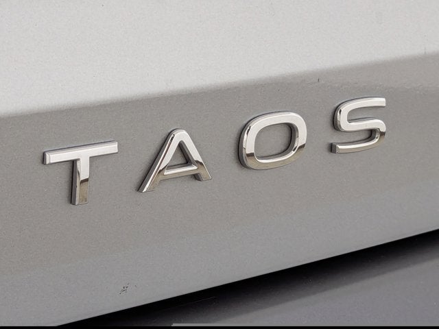 2024 Volkswagen Taos SE FWD