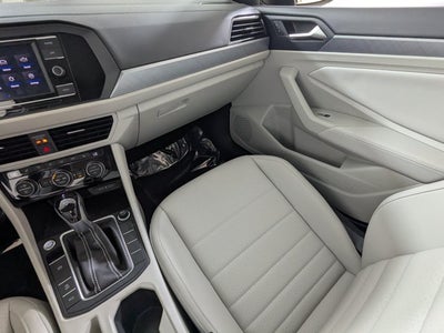 2024 Volkswagen Jetta SE Auto