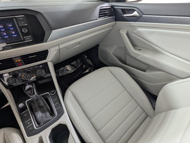 2024 Volkswagen Jetta SE Auto