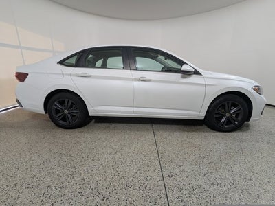 2024 Volkswagen Jetta SE Auto