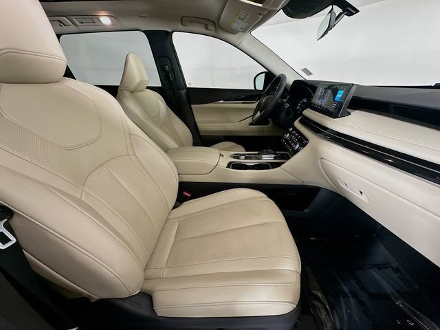 2025 INFINITI QX60 PURE