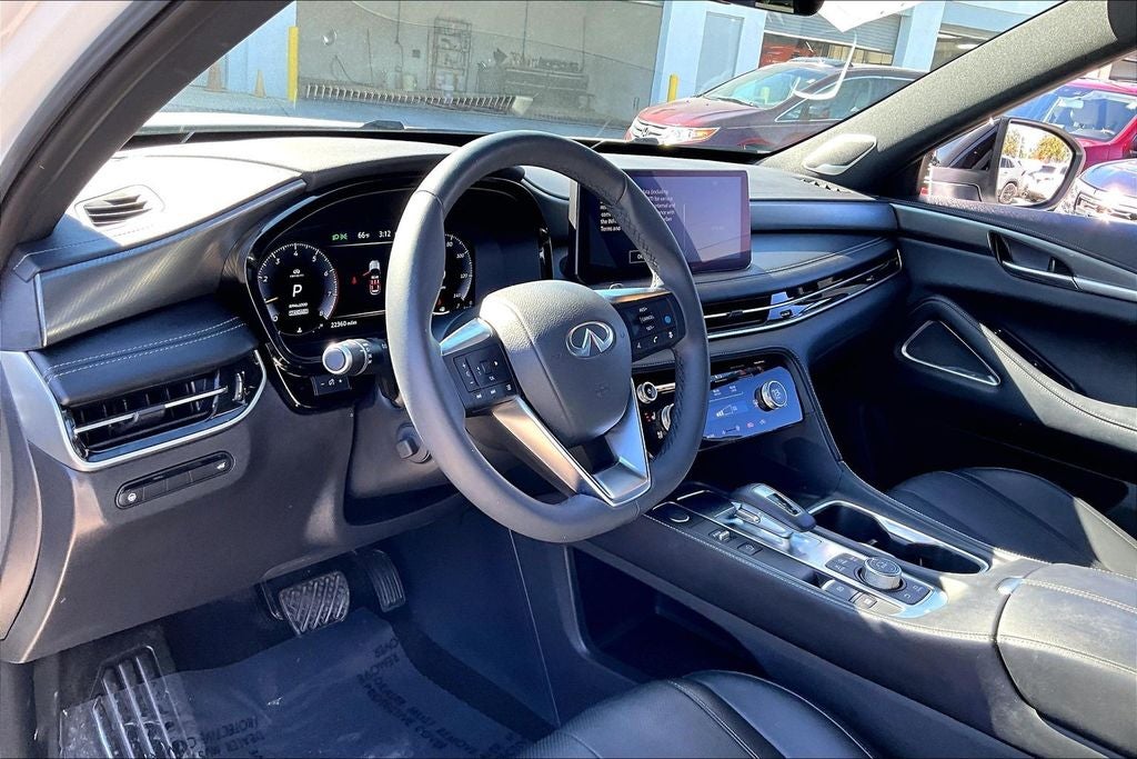 2025 INFINITI QX60 LUXE