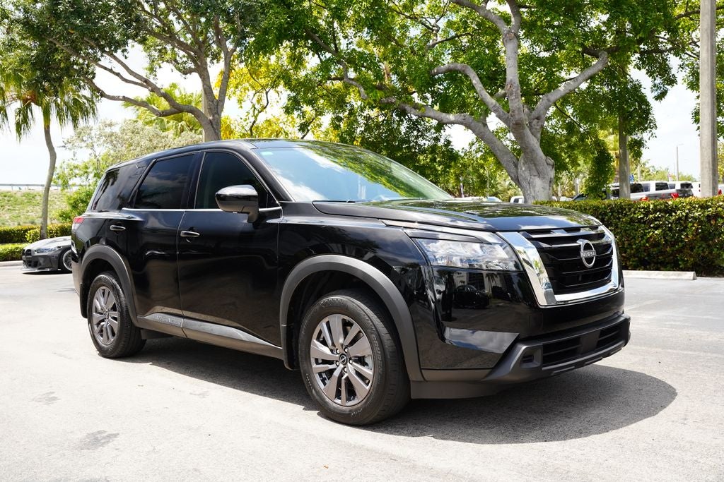 2023 Nissan Pathfinder S