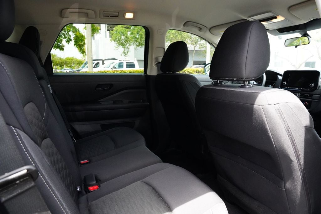 2023 Nissan Pathfinder S