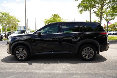 2023 Nissan Pathfinder S