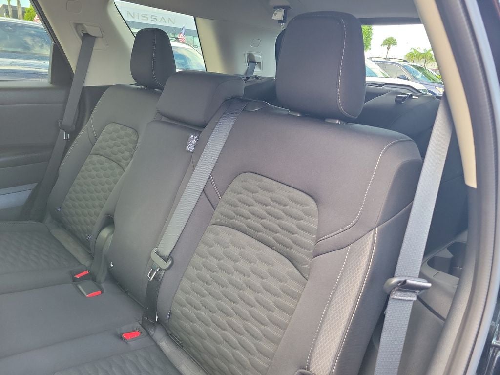 2024 Nissan Pathfinder S