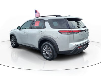 2024 Nissan Pathfinder SV