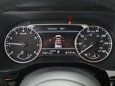 2024 Nissan Pathfinder SV