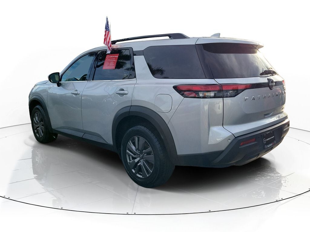 2024 Nissan Pathfinder SV