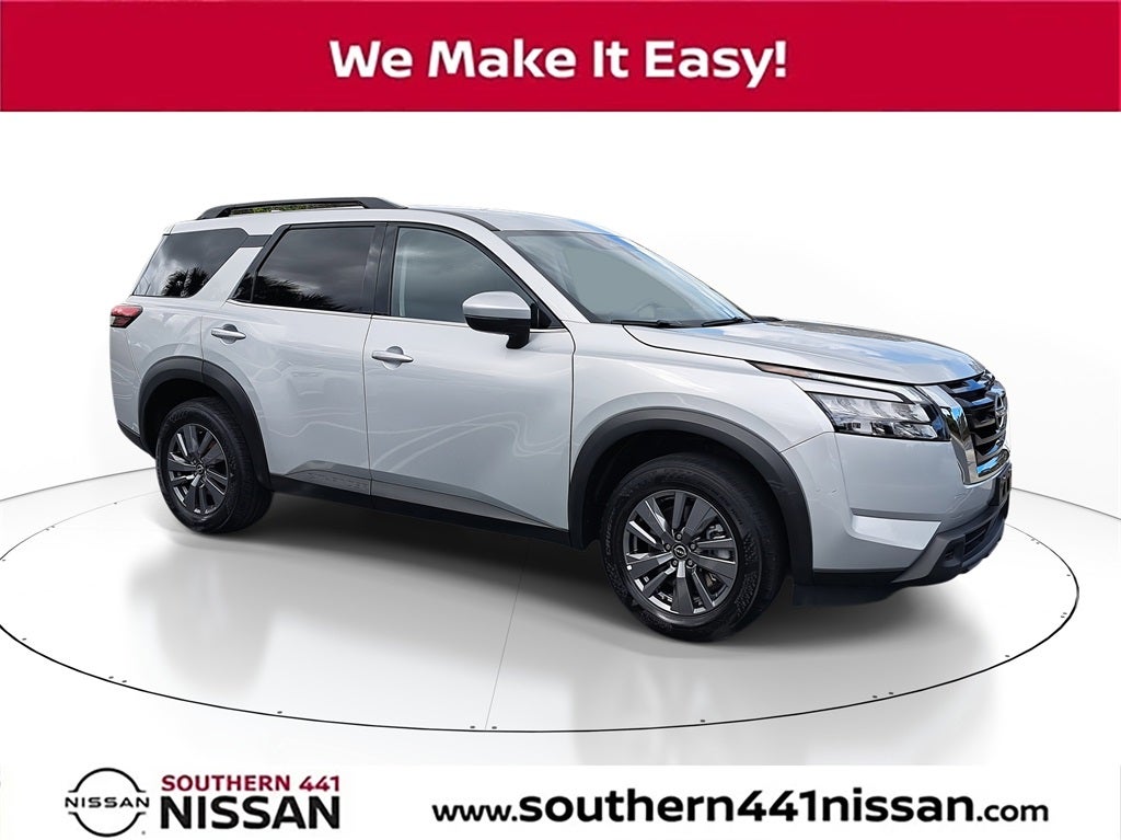 2025 Nissan Pathfinder SV