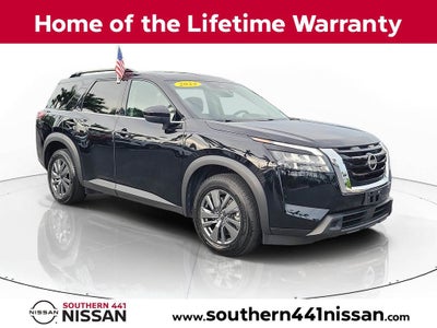 2024 Nissan Pathfinder SV