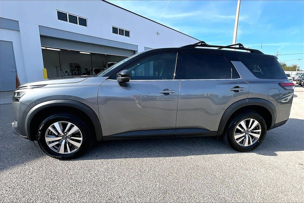 2023 Nissan Pathfinder SL