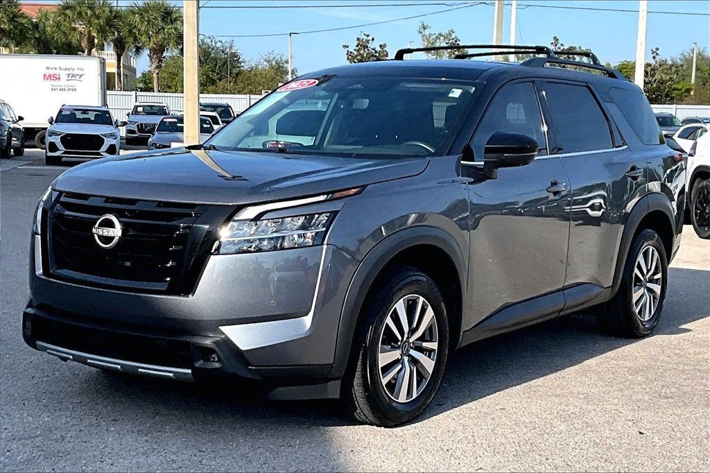 2023 Nissan Pathfinder SL