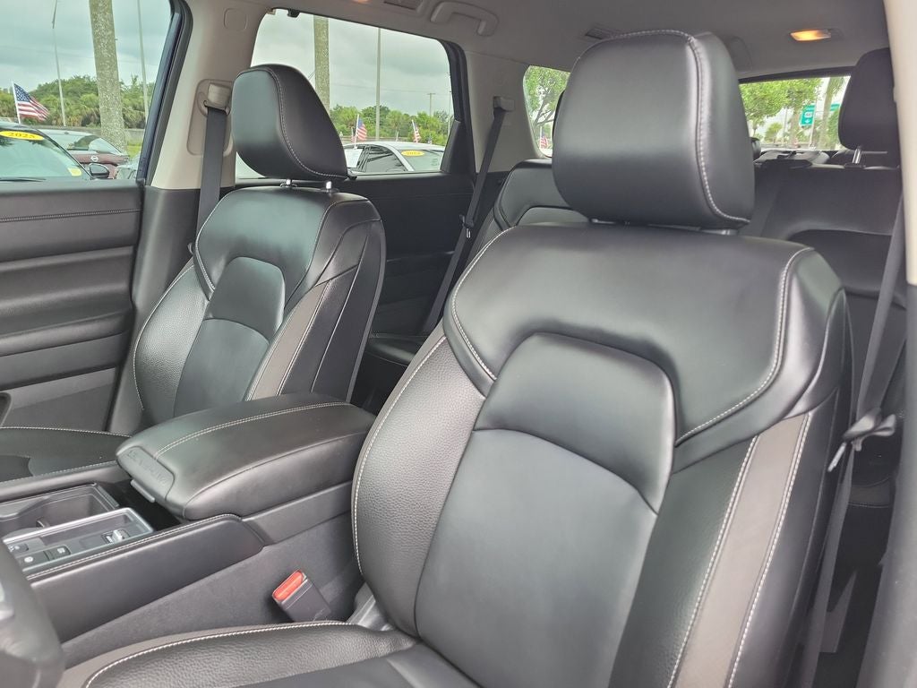 2024 Nissan Pathfinder SL
