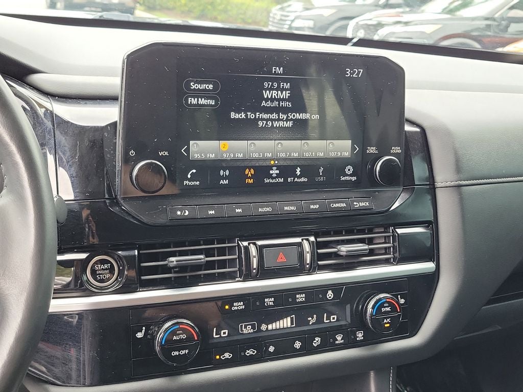 2024 Nissan Pathfinder SL